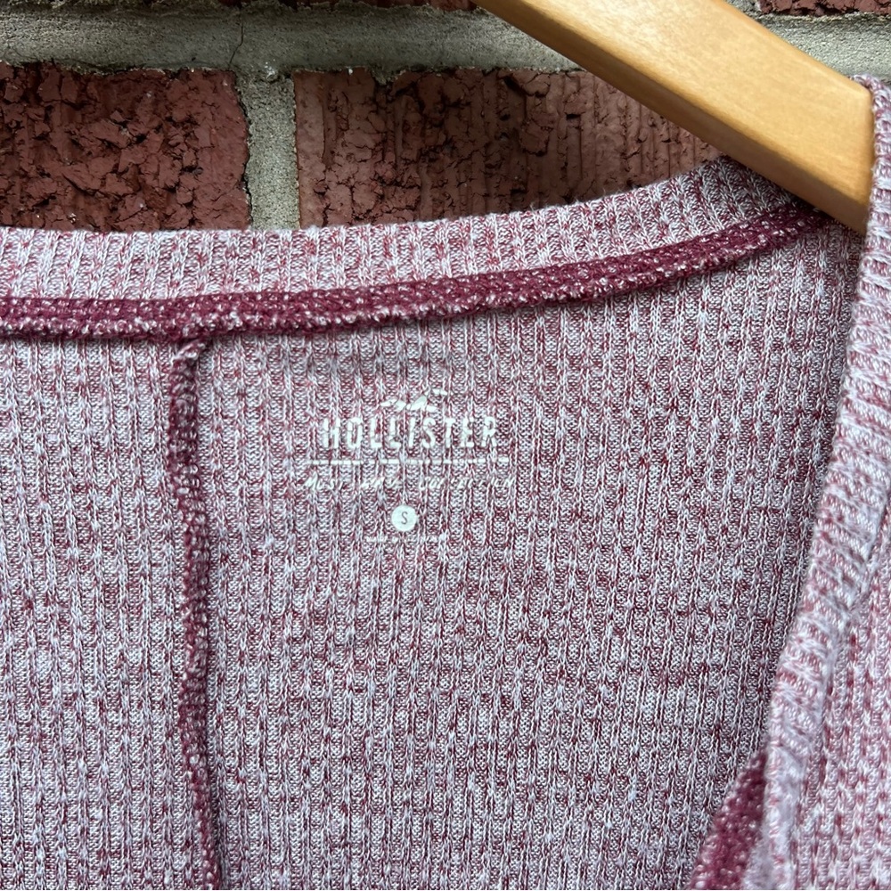 Hollister Marled Burgundy V Cut Long Sleeve Top - Picture 3 of 3